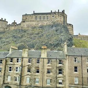 https://amazing-apartments-websters-land-castle-view.edinburghhotelsuk.org