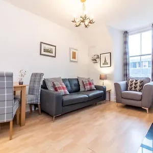 https://bright-and-cosy-flat-at-the-heart-of-the-old-town.edinburghhotelsuk.org